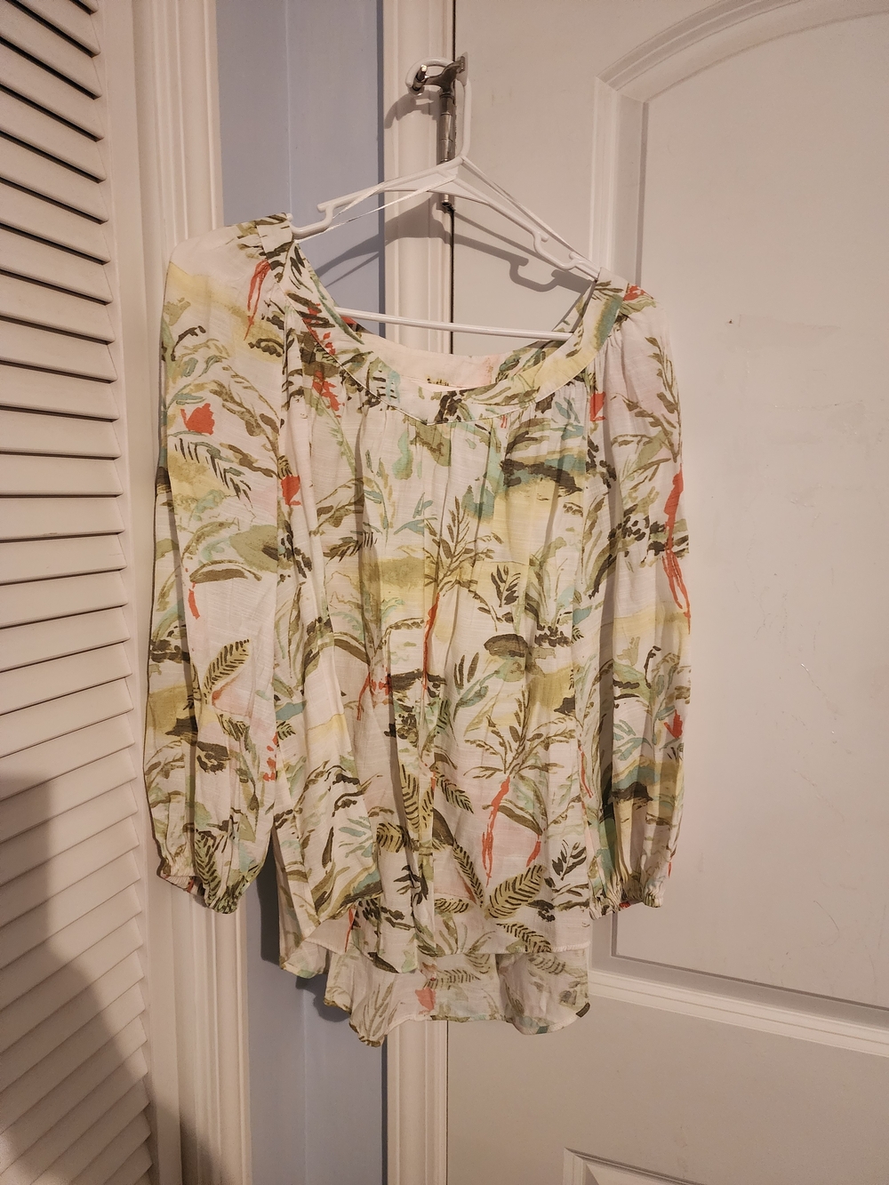 LC Lauren Conrad White Tropical Peasant Blouse with Green and Coral Accents